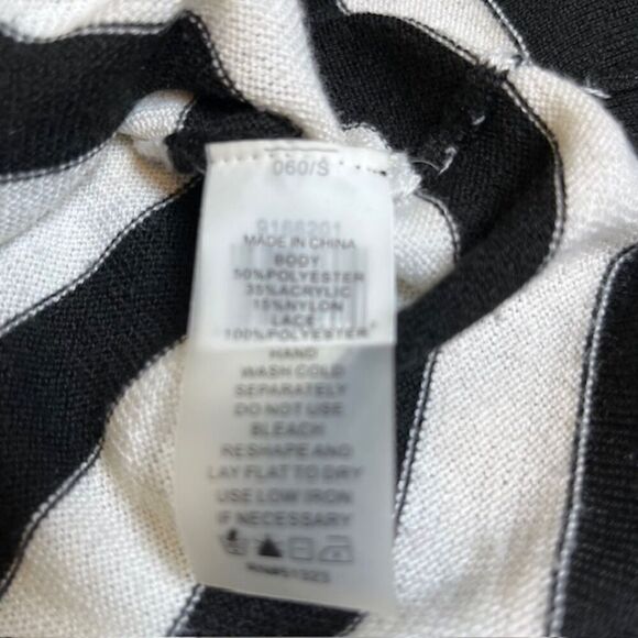 Vince Camuto Sweater with Lace Applique Black White Striped Size Small - Picture 7 of 11